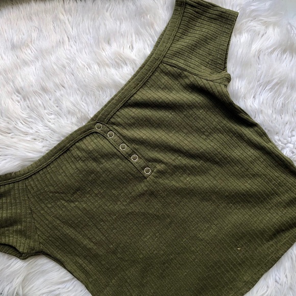 SOLD | Me to We | Off the Shoulder Crop Top - Picture 2 of 4